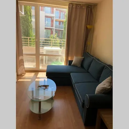 Beautiful Studio. Only 10 Minutes To The Beach! Διαμέρισμα *